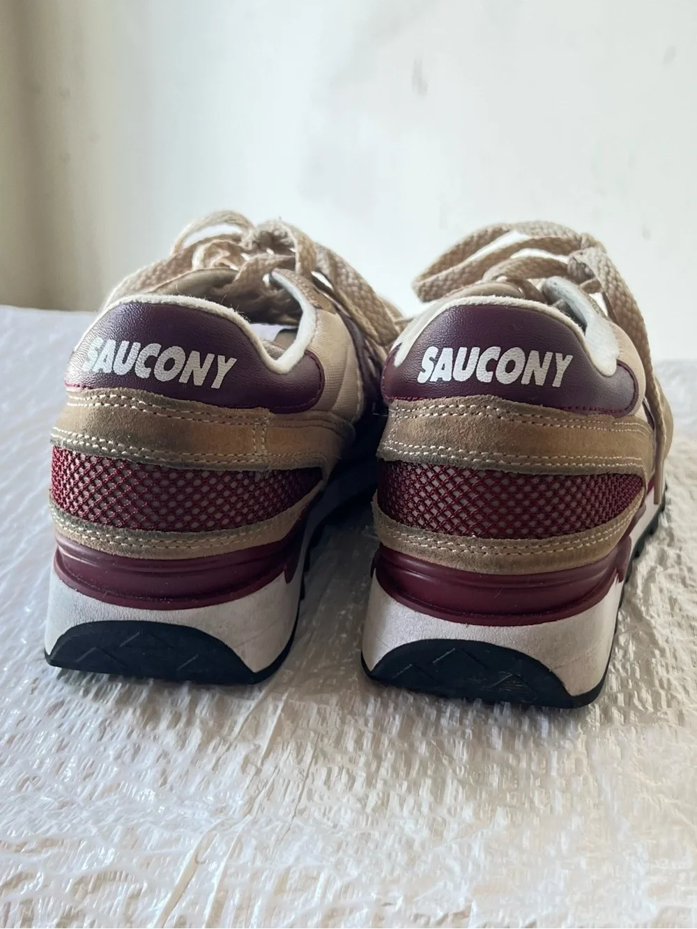 Saucony Beige and Cream Sneakers with Purple Accent